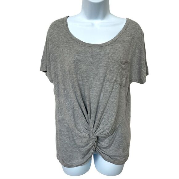 ❤️ VENUS Gray Twist Front Pocket Tee Size S ❤️ - Picture 1 of 7